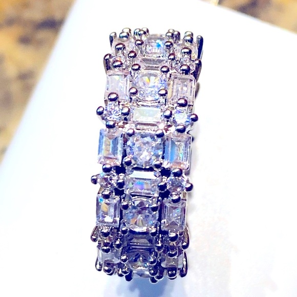 Fashionable Zircon Full Circle Ring - Picture 2 of 3